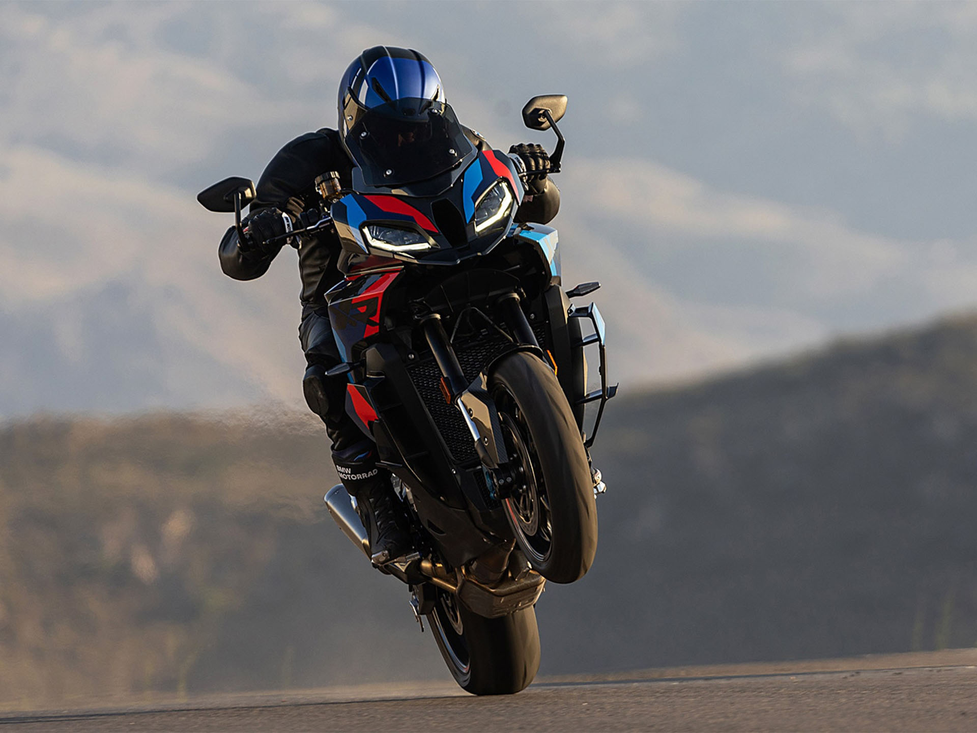 2026 BMW M 1000 XR